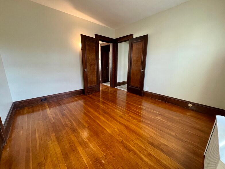 Building Photo - 16 Davis Ave