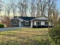 Building Photo - 207 Cheeskogili Ln