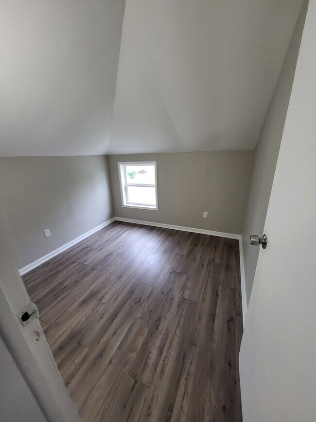 Building Photo - 218 Amity Ave
