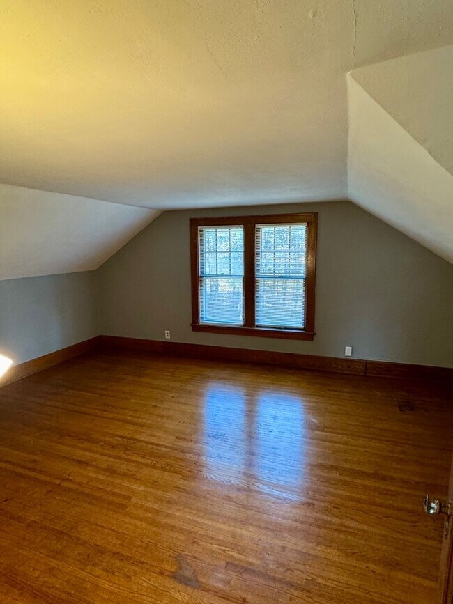 Building Photo - Charming 4-Bedroom Home in Private Setting