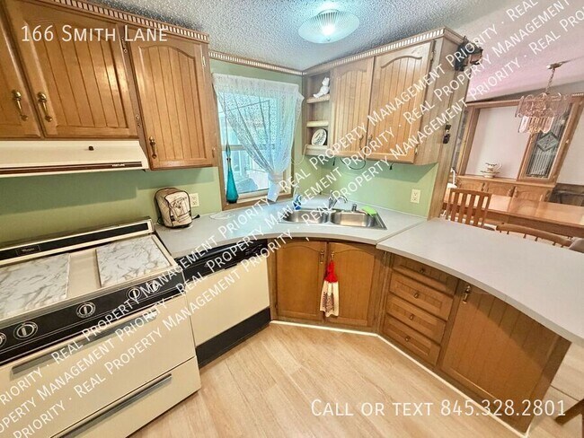 Building Photo - 166 Smith Ln