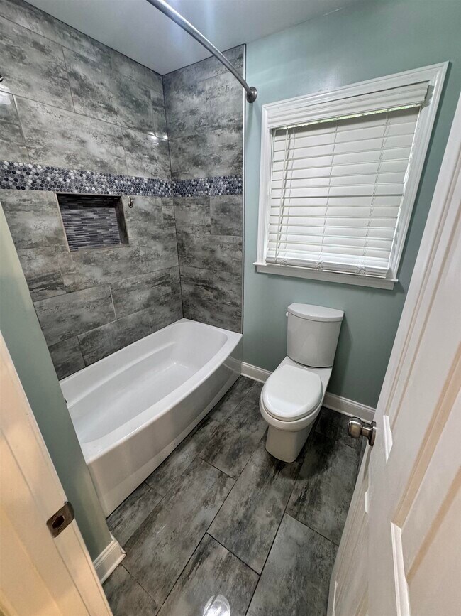Building Photo - 8539 Fox Heather Cove