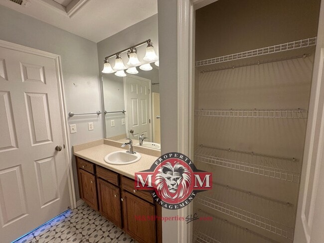 Building Photo - Great 2 Bd 2.5 Bath Townhome in Sandy