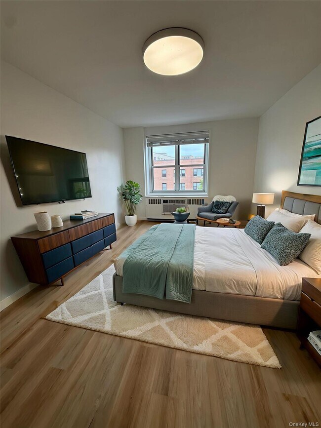 Building Photo - 16 Lake St