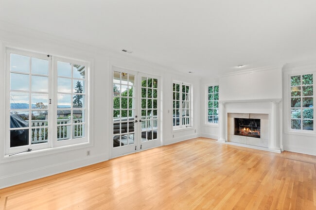 Building Photo - 1435 Newport Way