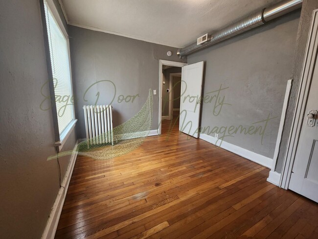 Building Photo - ORIGINAL HARDWOOD FLOORS!!!