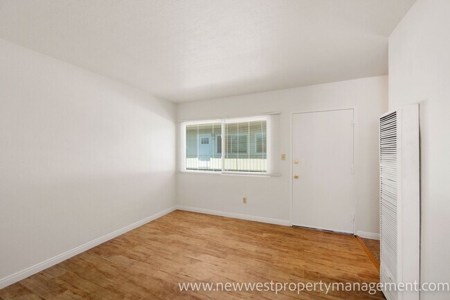Building Photo - 551 22nd St
