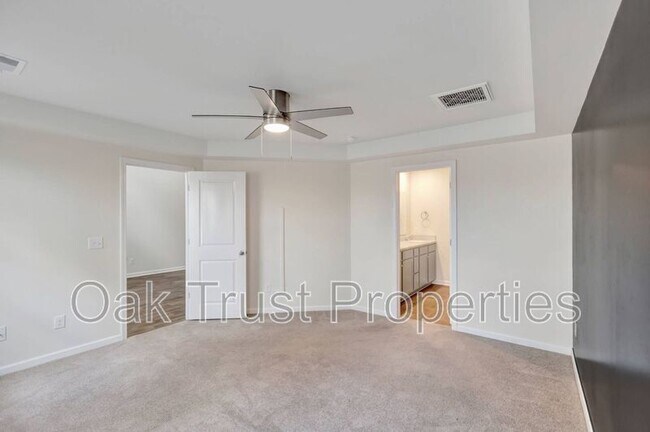 Building Photo - 703 Hilchot Dr