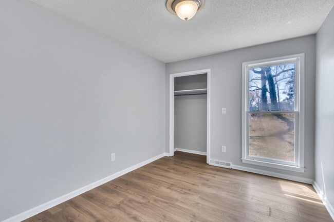 Building Photo - 204 Hattie Rd