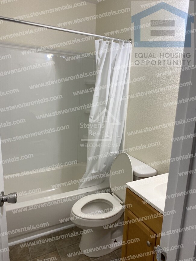 Building Photo - 500 Skyline Dr