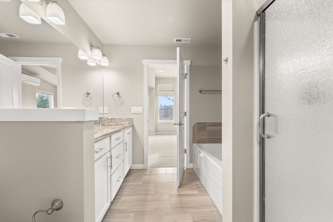 Building Photo - 2122 W Summit Pkwy