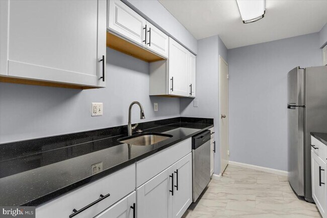 Building Photo - 5300 Holmes Run Pkwy