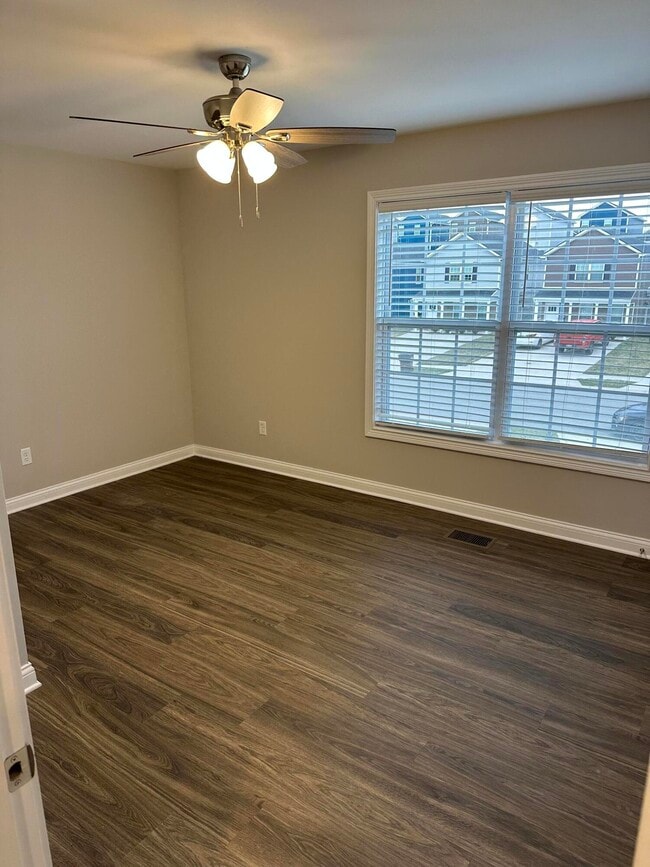 Building Photo - 4007 Ruby Rose Rd