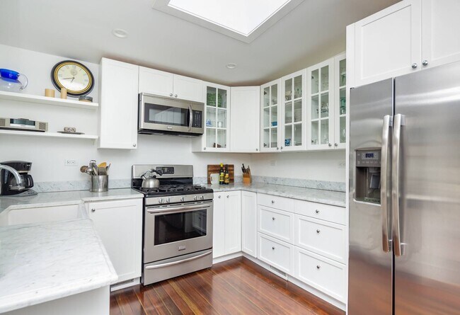 Building Photo - 19 Concord St