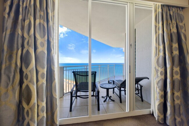Building Photo - 17375 Collins Ave