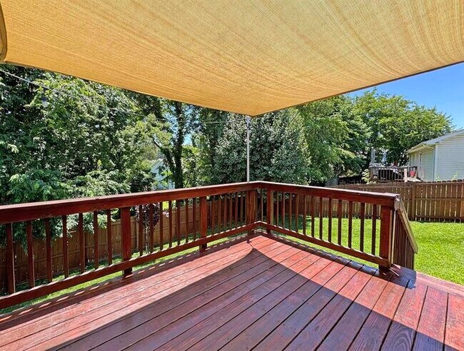 Building Photo - 260 Windmeade Cir