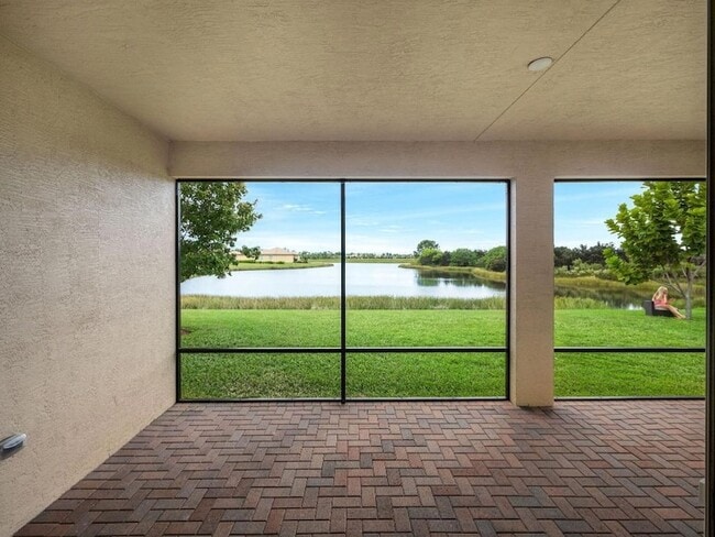 Building Photo - 12190 SW Bennington Cir