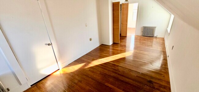 Building Photo - 23 Beyer Pl