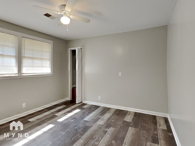 Building Photo - 3835 Valley Ridge Dr