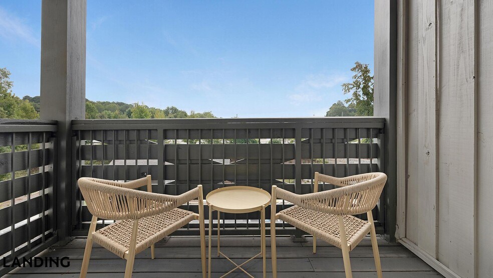 Building Photo - 1000 Forestview Dr