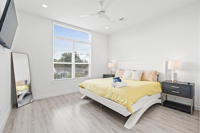 Building Photo - 6827 Cadillac St