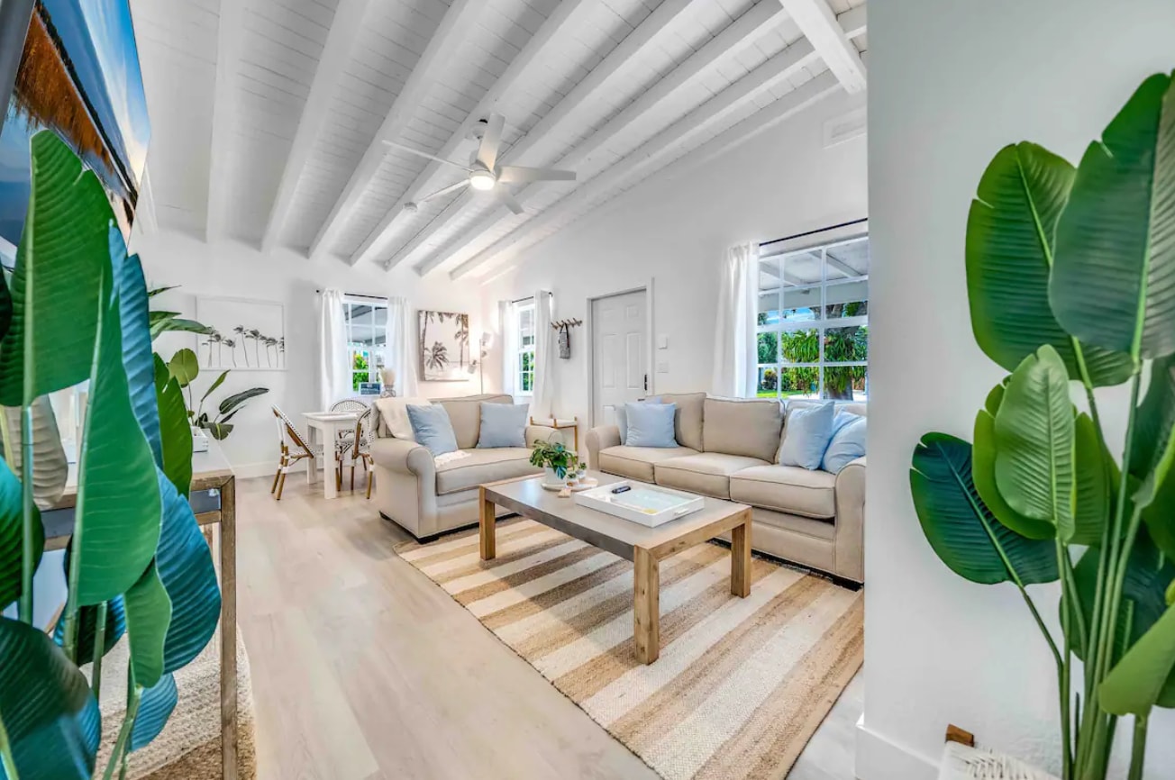 Building Photo - 140 SE 9th Ave