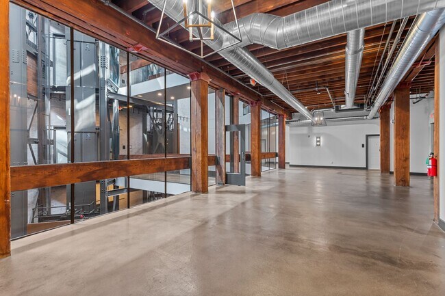 Building Photo - 701 N 1st St