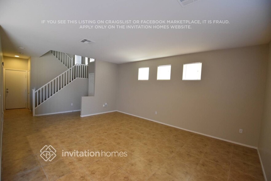 Building Photo - 528 E Riding Crop Ave