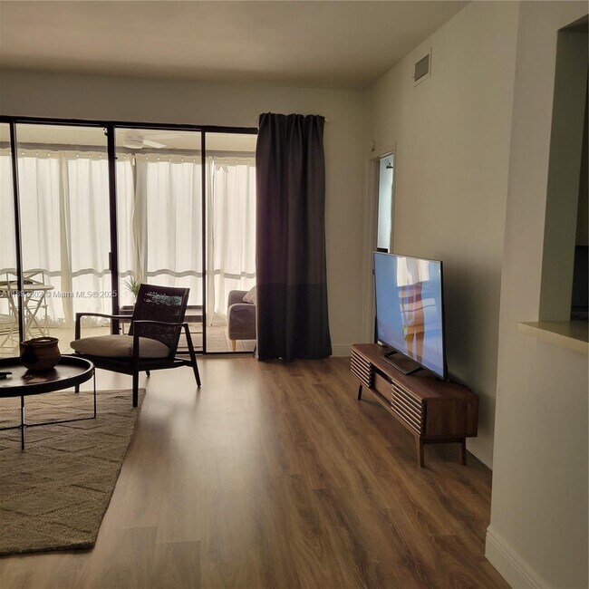 Building Photo - 7896 Seville Pl