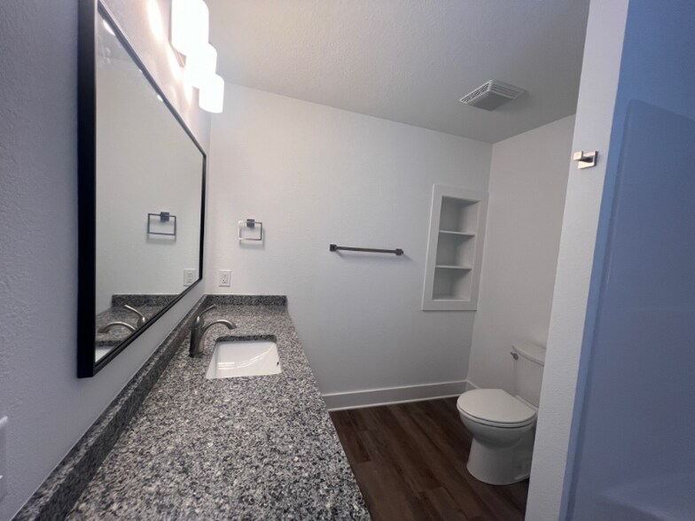 Building Photo - 302 Indian Dr