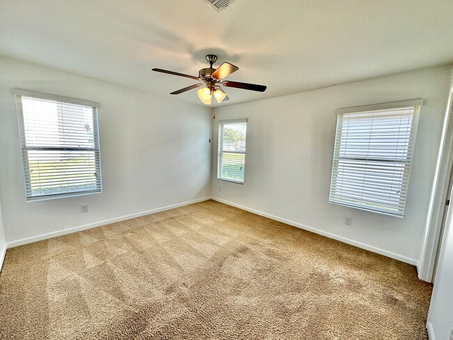 Building Photo - Home for rent in Moundville! View with 48 ...