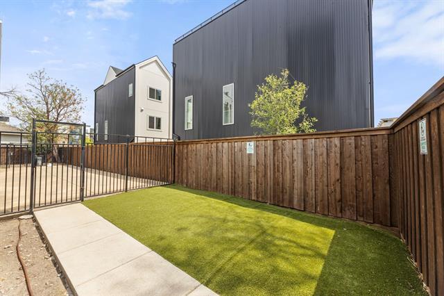 Building Photo - 4522 Deere St