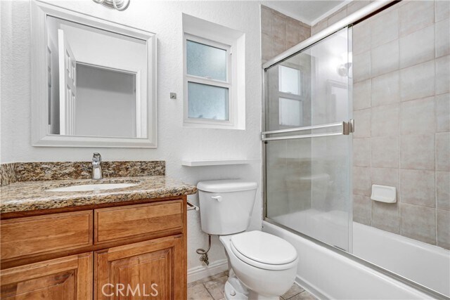 Building Photo - 1637 E 5th St