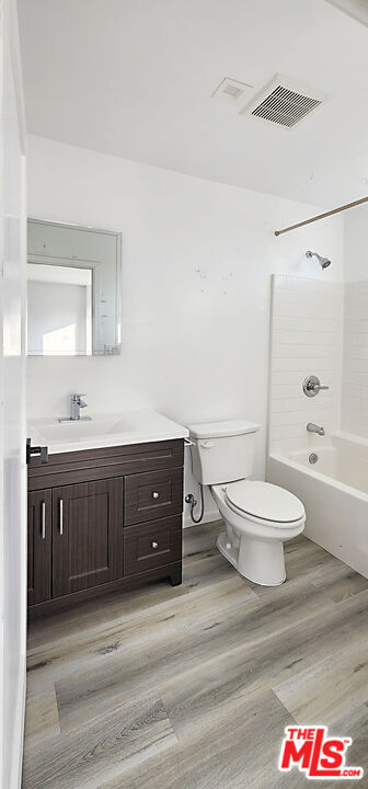 Building Photo - 1224 Alexandria Ave