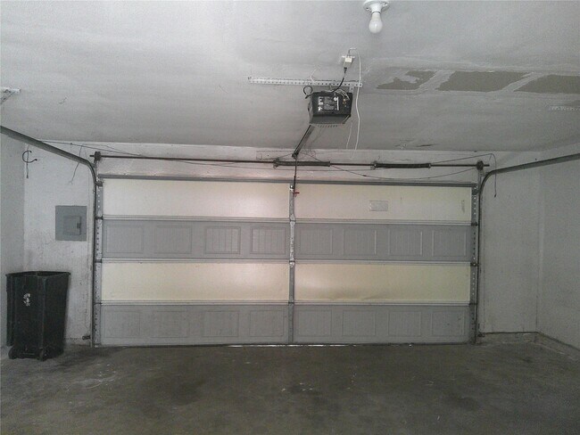 Building Photo - 5771 Easthampton Dr
