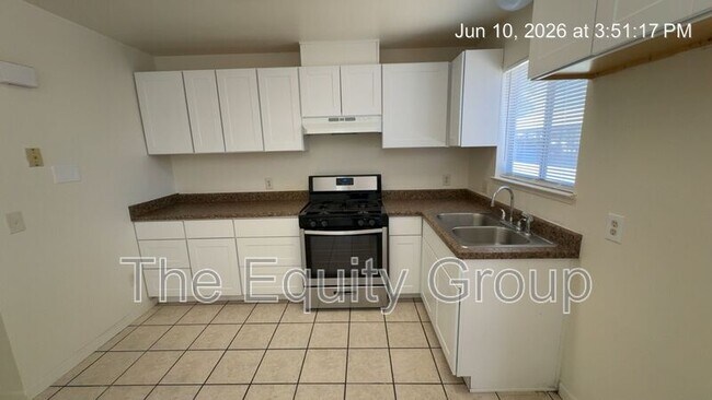 Building Photo - 569 N Elmwood Ave