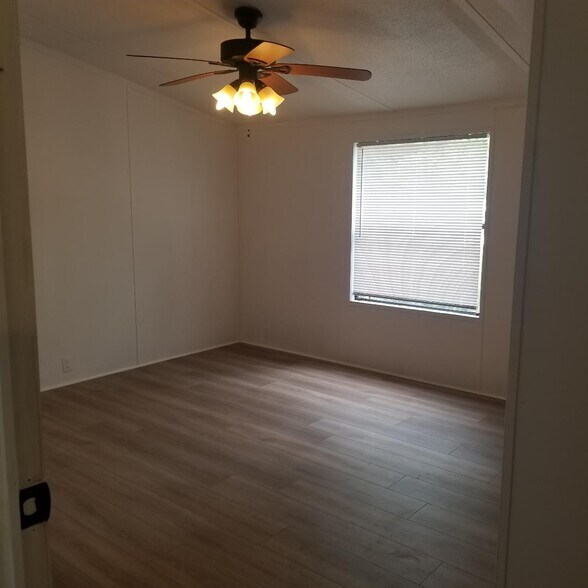2nd Bedroom - Lg - 2320 Delmar Rd