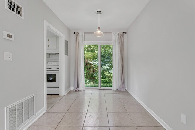 Building Photo - 622 Ermac Dr
