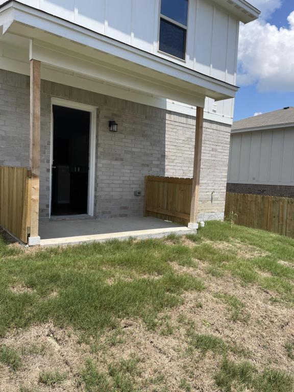 Building Photo - 512 Raymond St