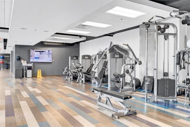 Building Photo - 400 W Peachtree St NW