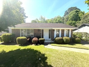 Building Photo - ** 2 Bed 2 Bath located by Trenholm State ** Call 334-366-9198 to schedule a self tour