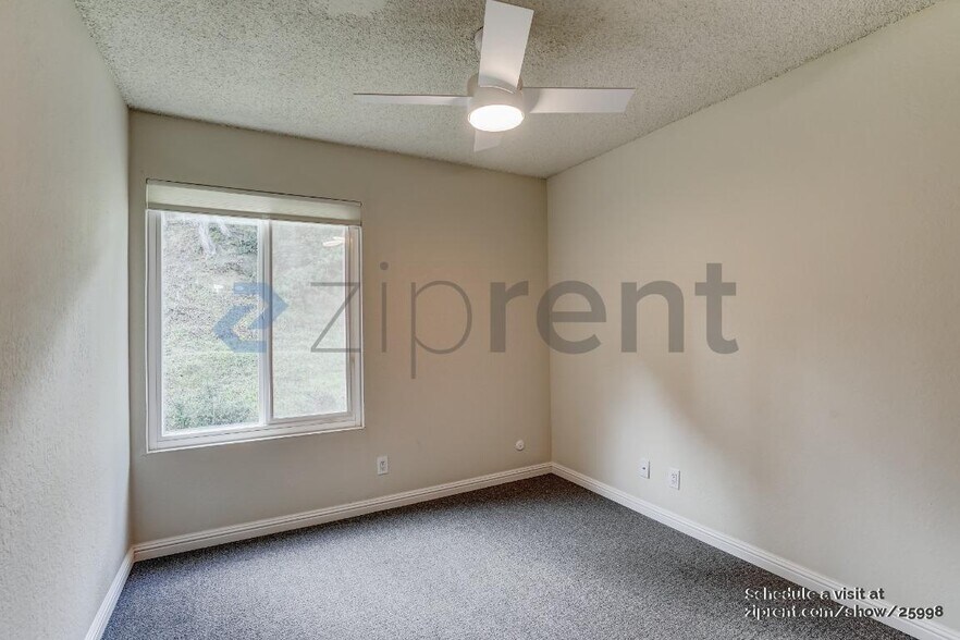 Building Photo - Unit 12