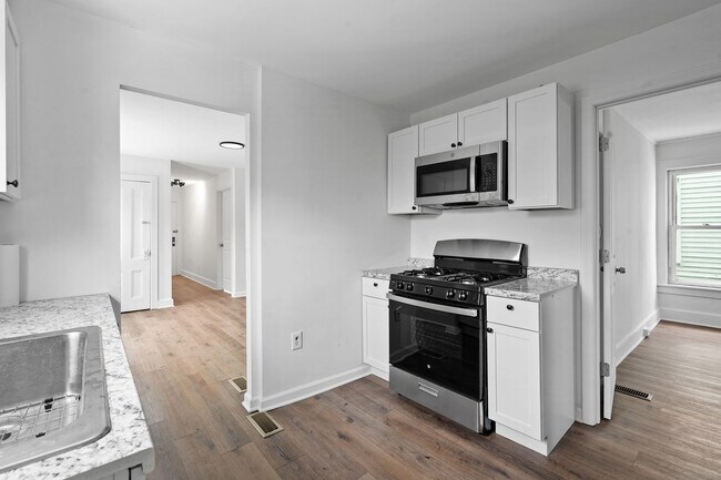 Building Photo - 66 Endicott Ave