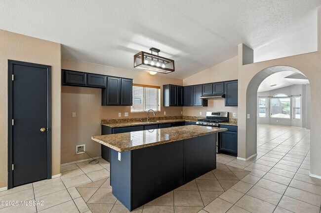 Building Photo - 7997 E Snakeroot Dr