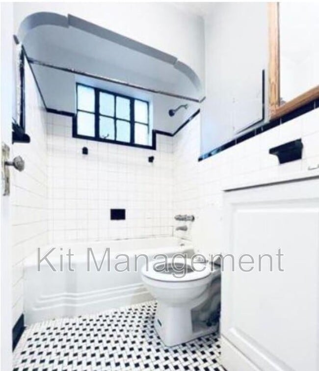 Building Photo - 4649 Burnham Ave