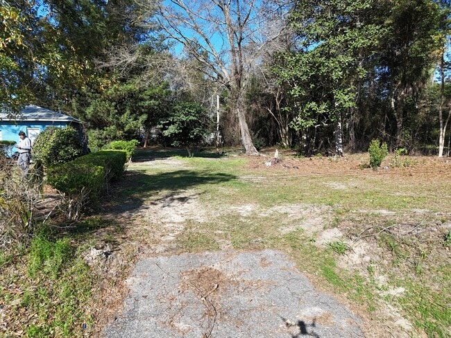 Building Photo - 409 Augusta Ave