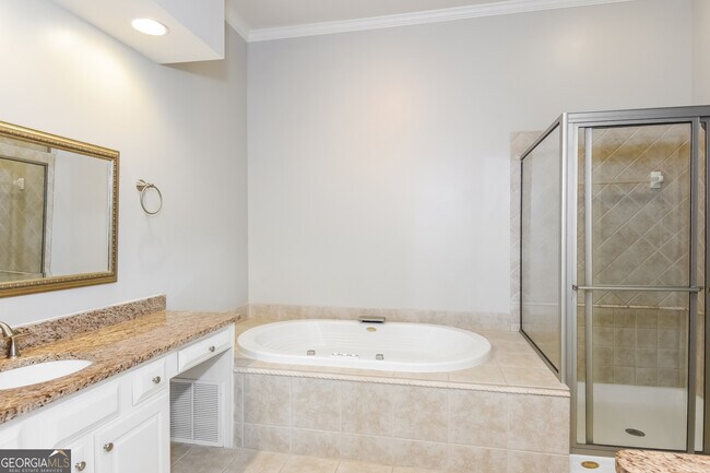Building Photo - 612 Vinings Estates Dr SE
