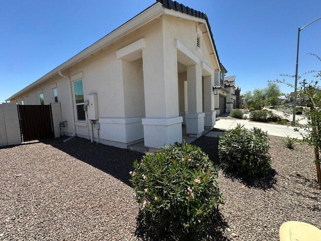 Building Photo - 10319 W Harmony Ln