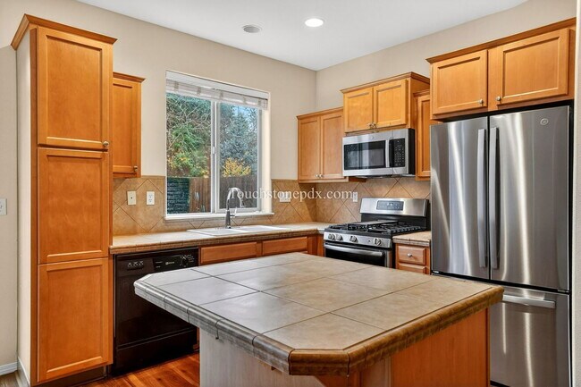 Building Photo - 1509 SW 175th Ave