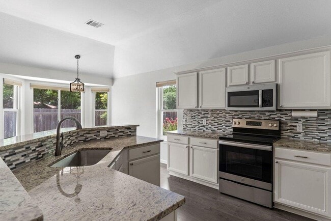 Building Photo - 13213 Villa Park Dr